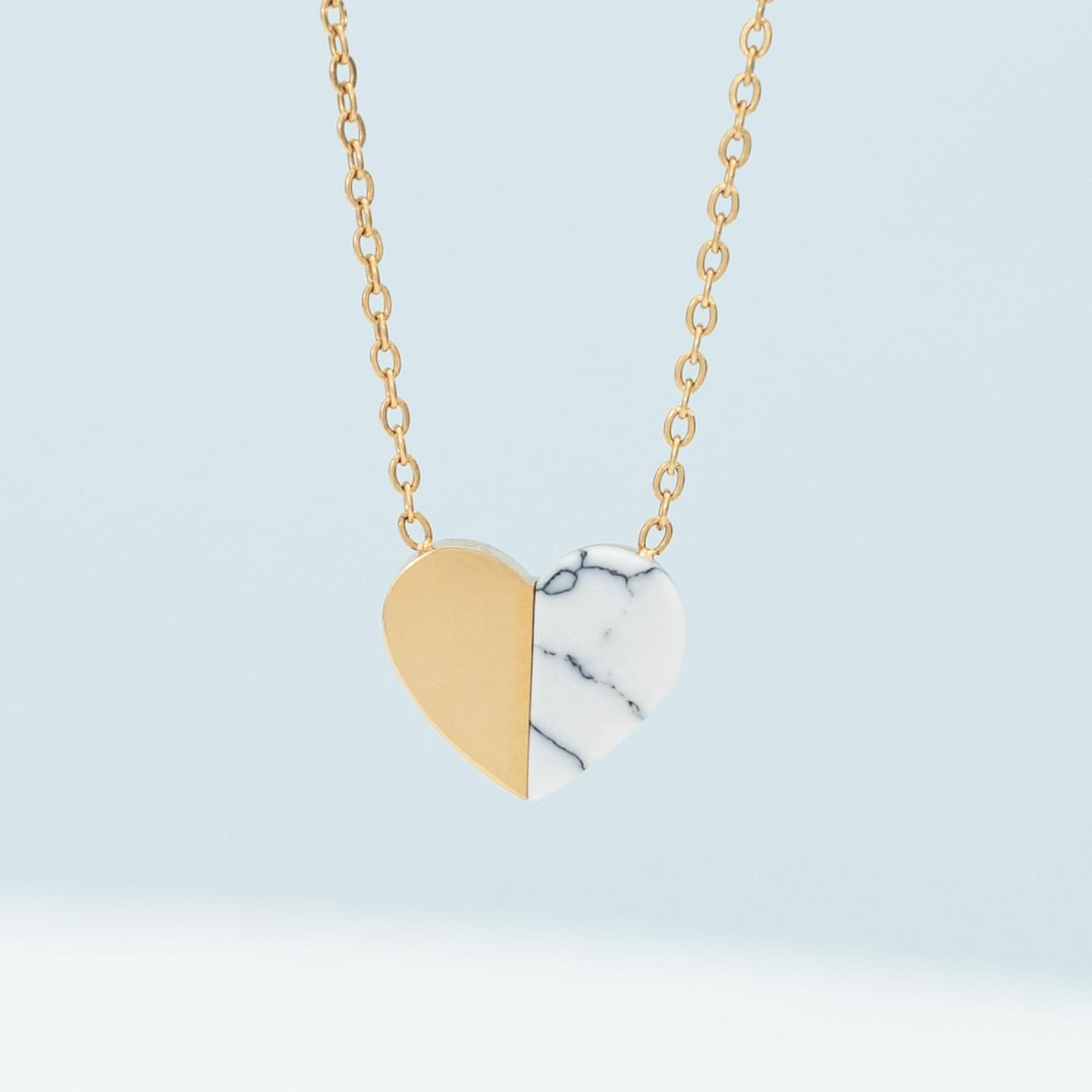 Alexis Necklace Gold