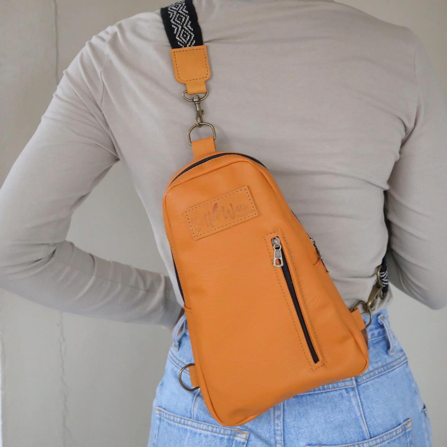 Avalon Crossbody Pack Camel