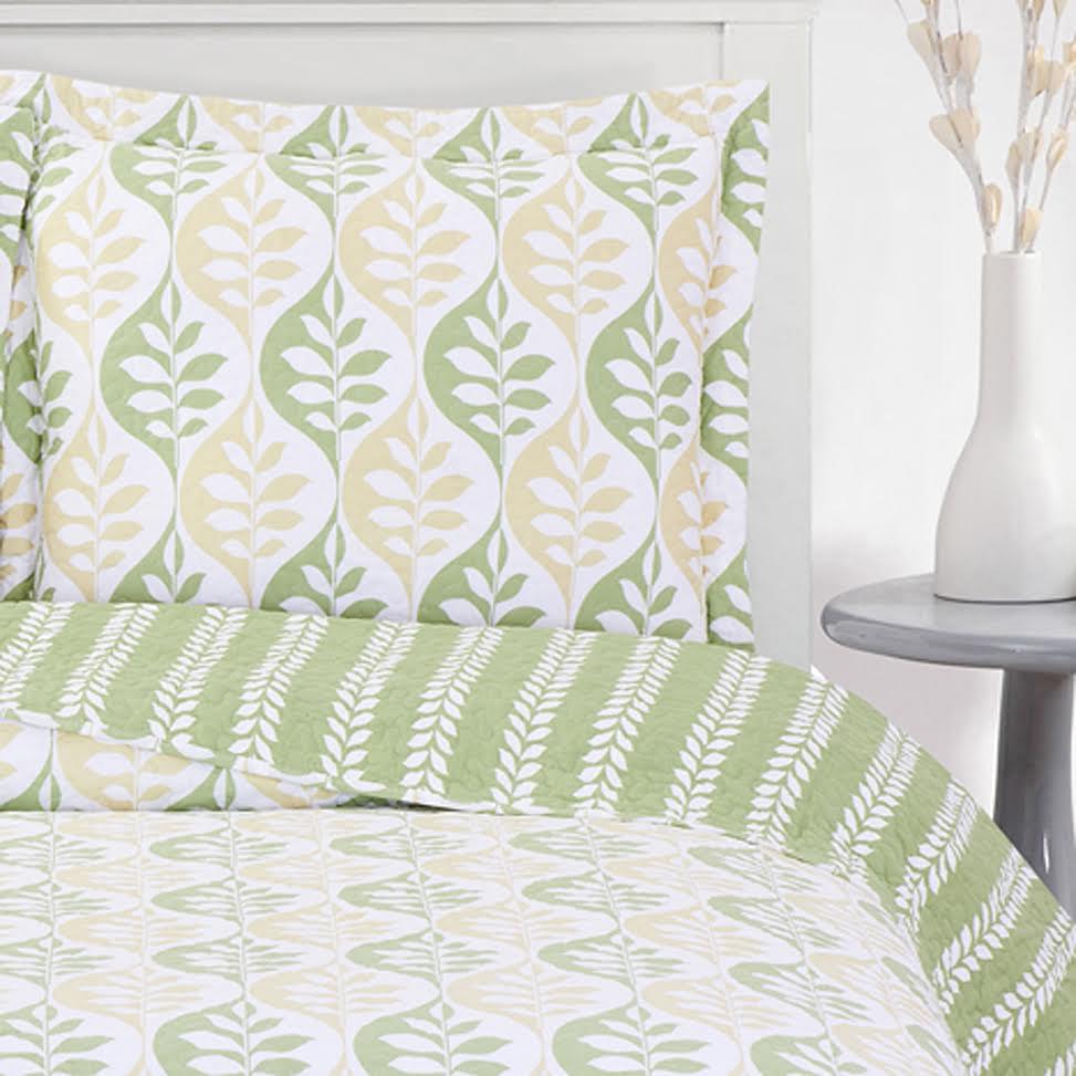 Gia floral Quilted Coverlet Oversized in Queen, Or King Size