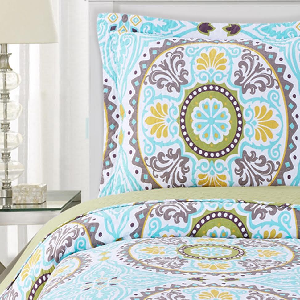 Nyah Reversible Floral Printed Quilt Set