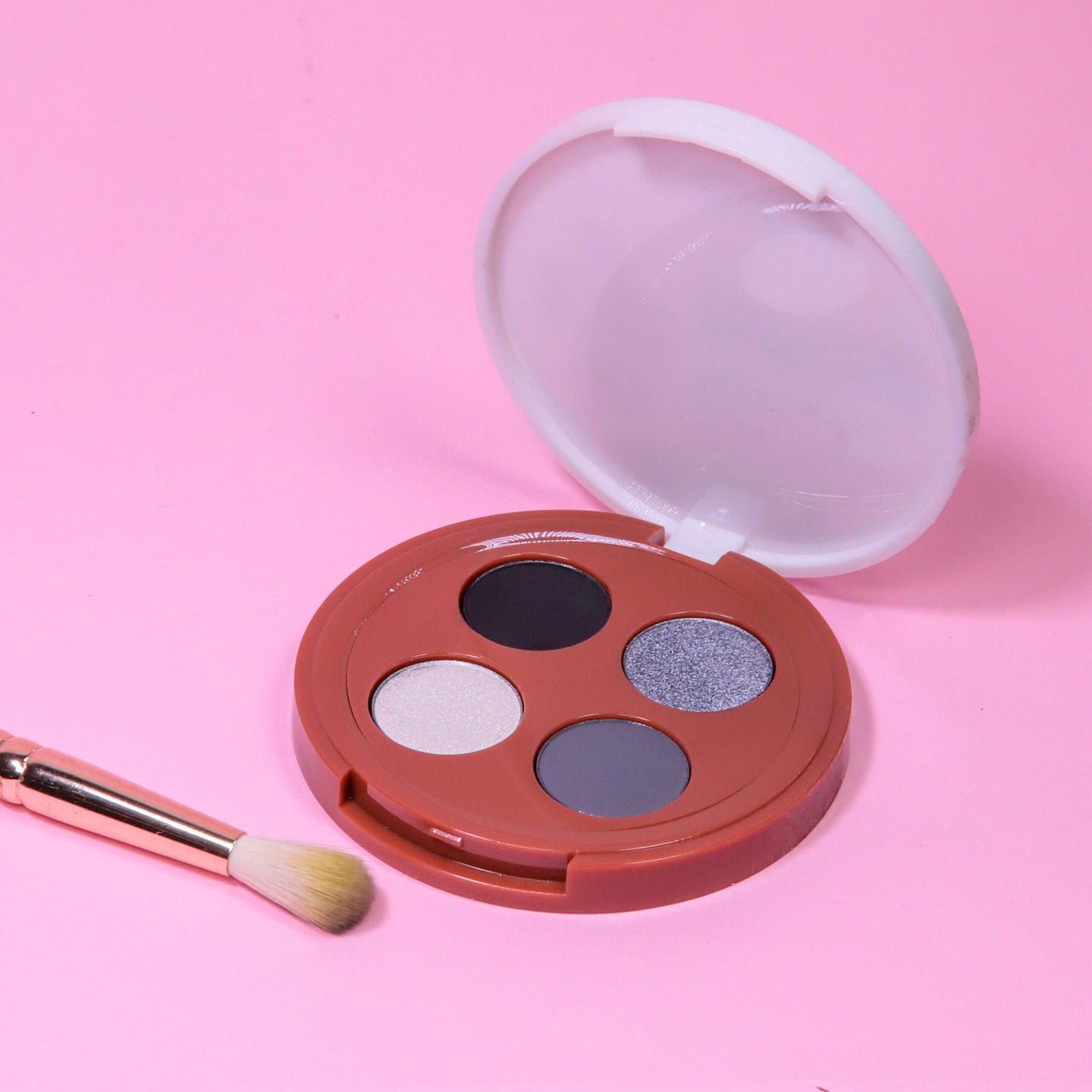 Quad Eyeshadow Palette with Coffee Oil image