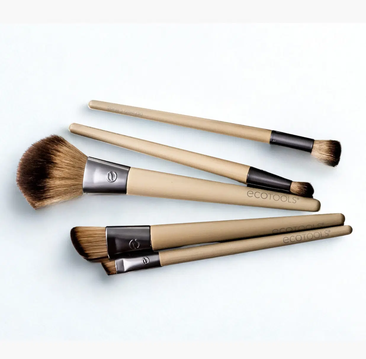 Happy Hearts Naturals - Mineral Makeup Brush set - 7-Piece Synthetic Brush Kit for Powder & Mineral Cosmetics